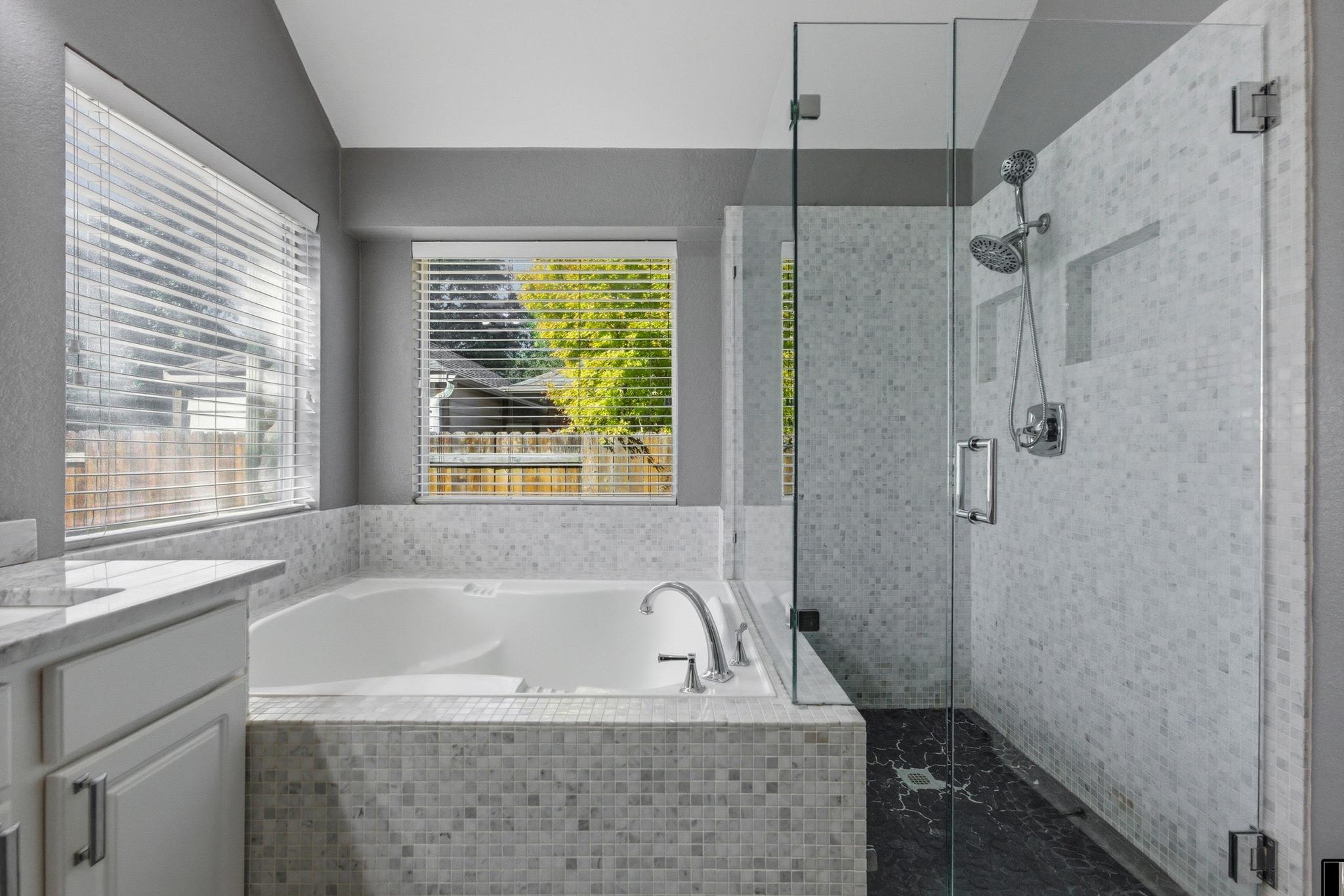 6213 Mesa Grande Dr, Austin, TX 78749