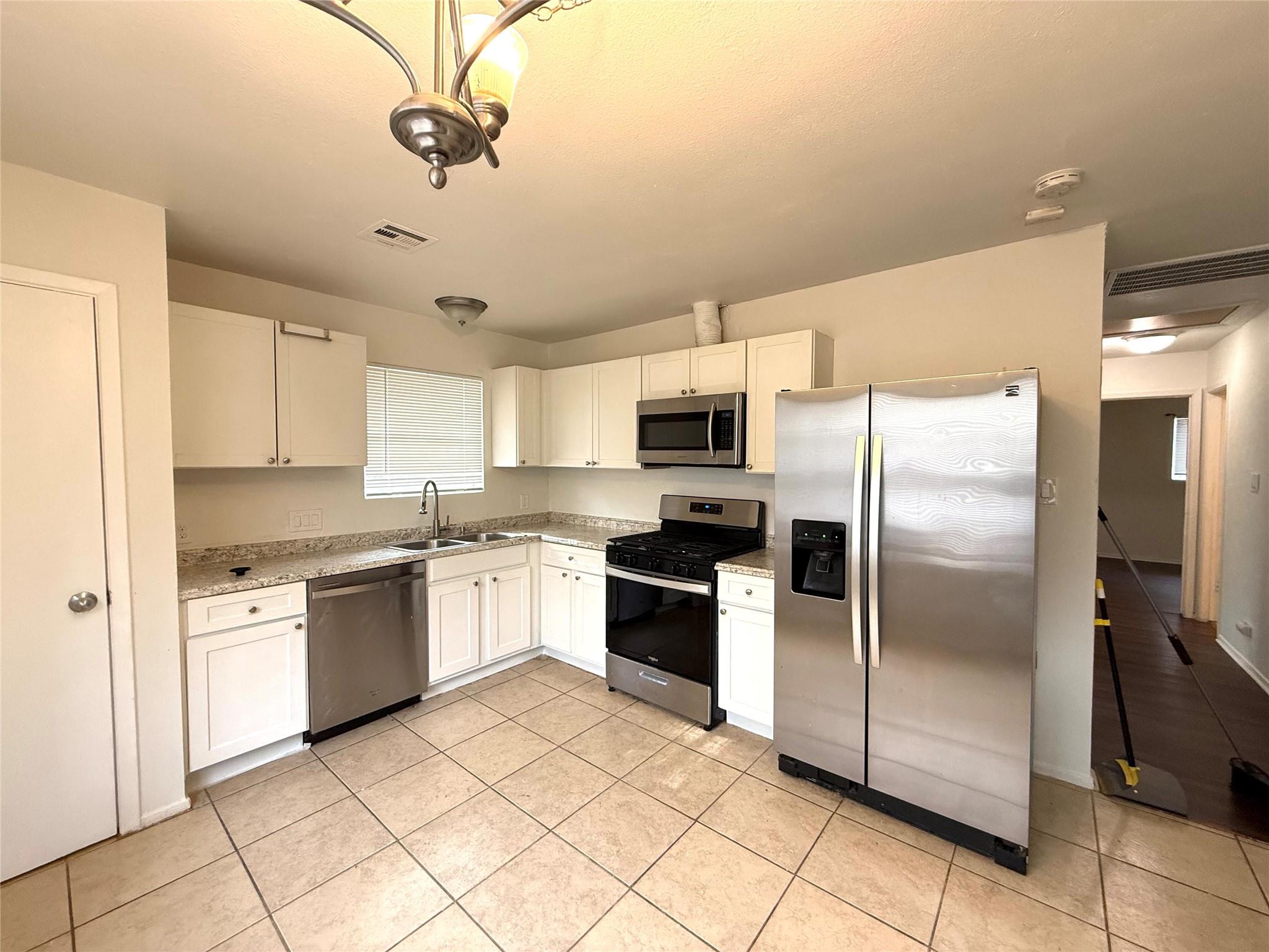 4407 E Stassney Ln, Austin, TX 78744