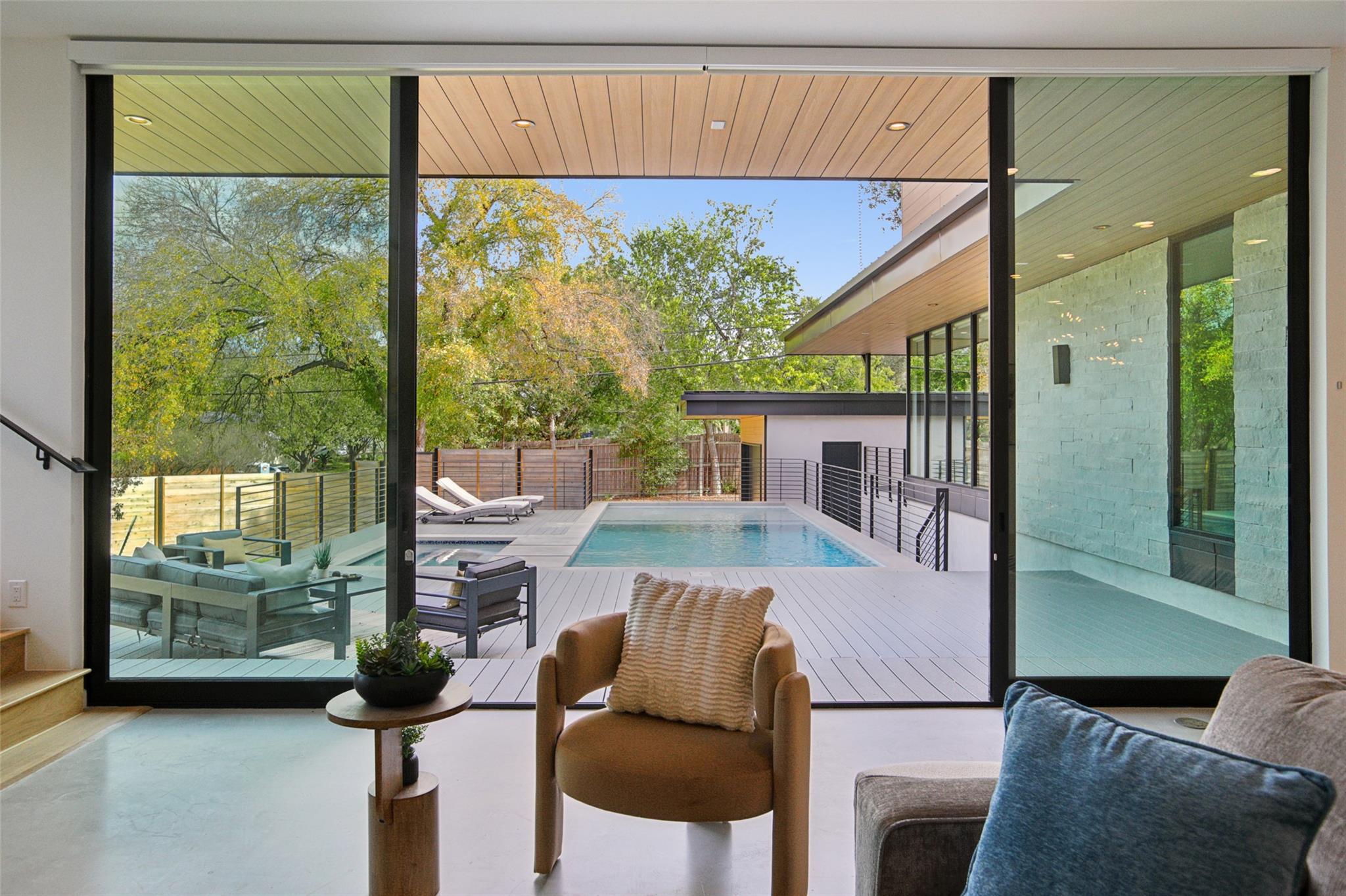 2512 Ridgeview St, Austin, TX 78704