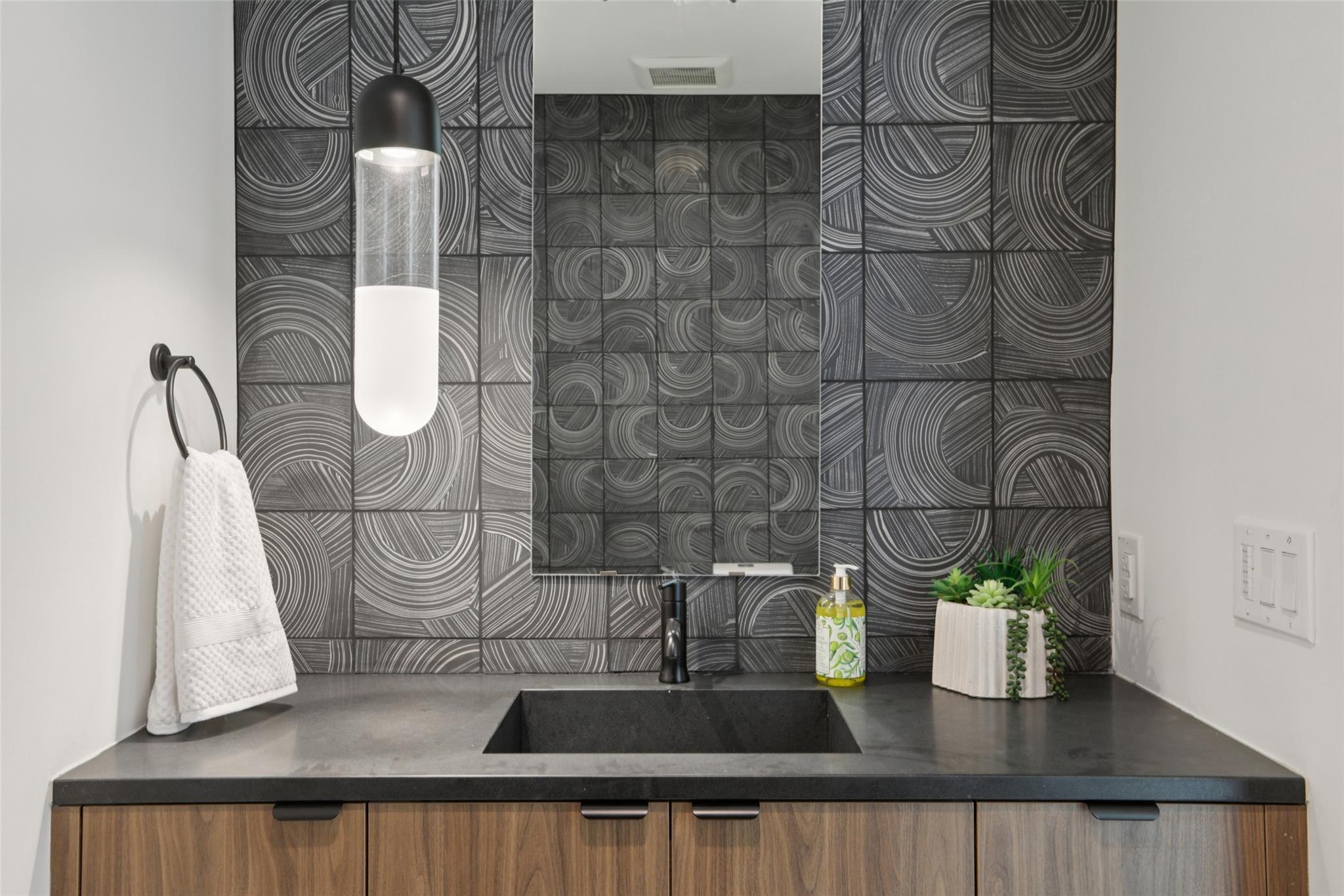 2512 Ridgeview St, Austin, TX 78704