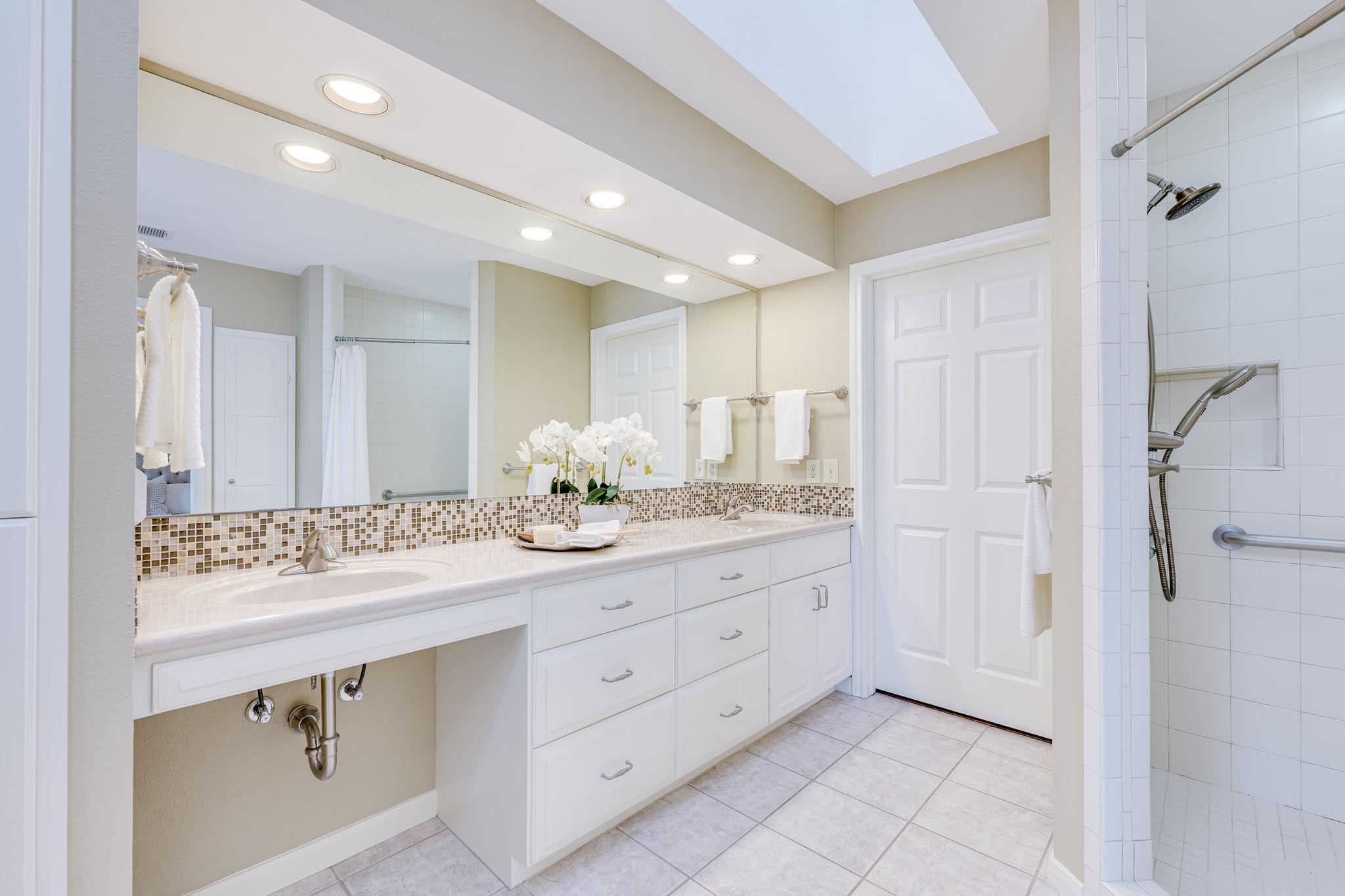 7102 Anaqua Dr, Austin, TX 78750