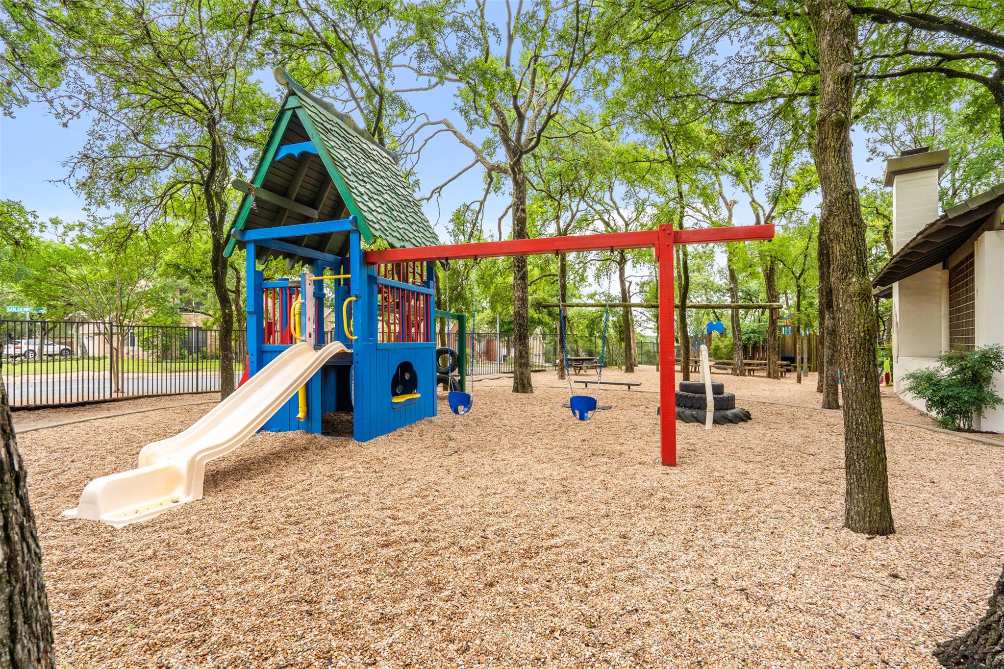 7102 Anaqua Dr, Austin, TX 78750