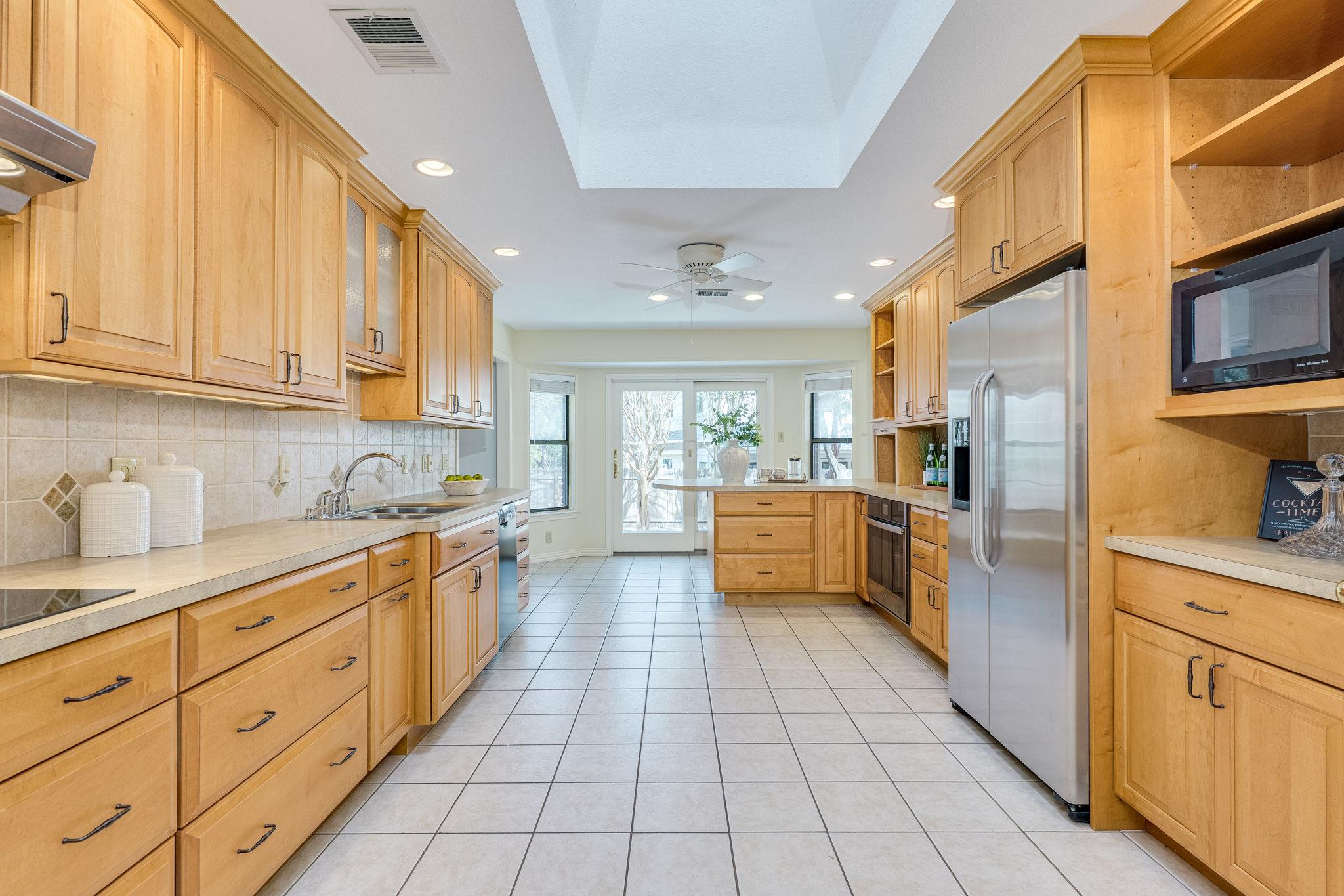 7102 Anaqua Dr, Austin, TX 78750