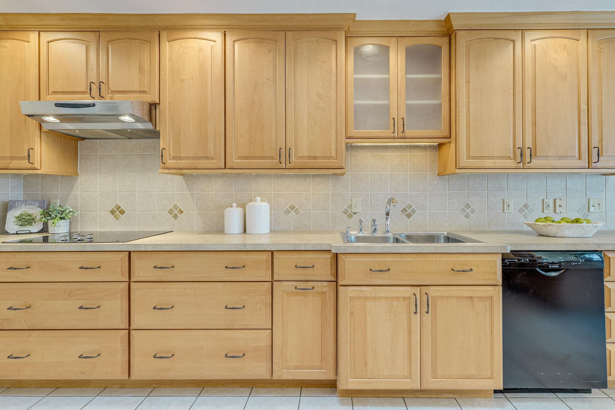 7102 Anaqua Dr, Austin, TX 78750