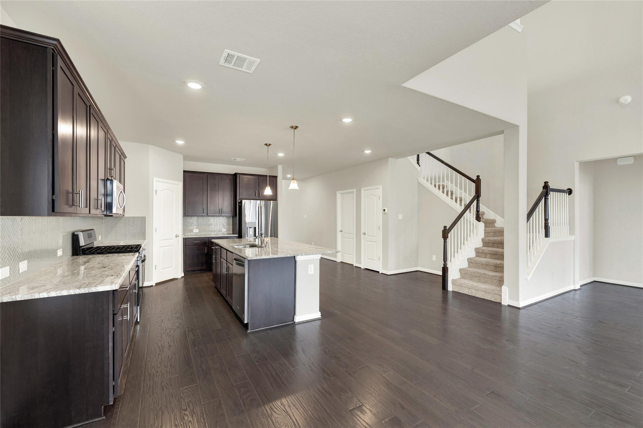 908 Leadtree Loop, Buda, TX 78610