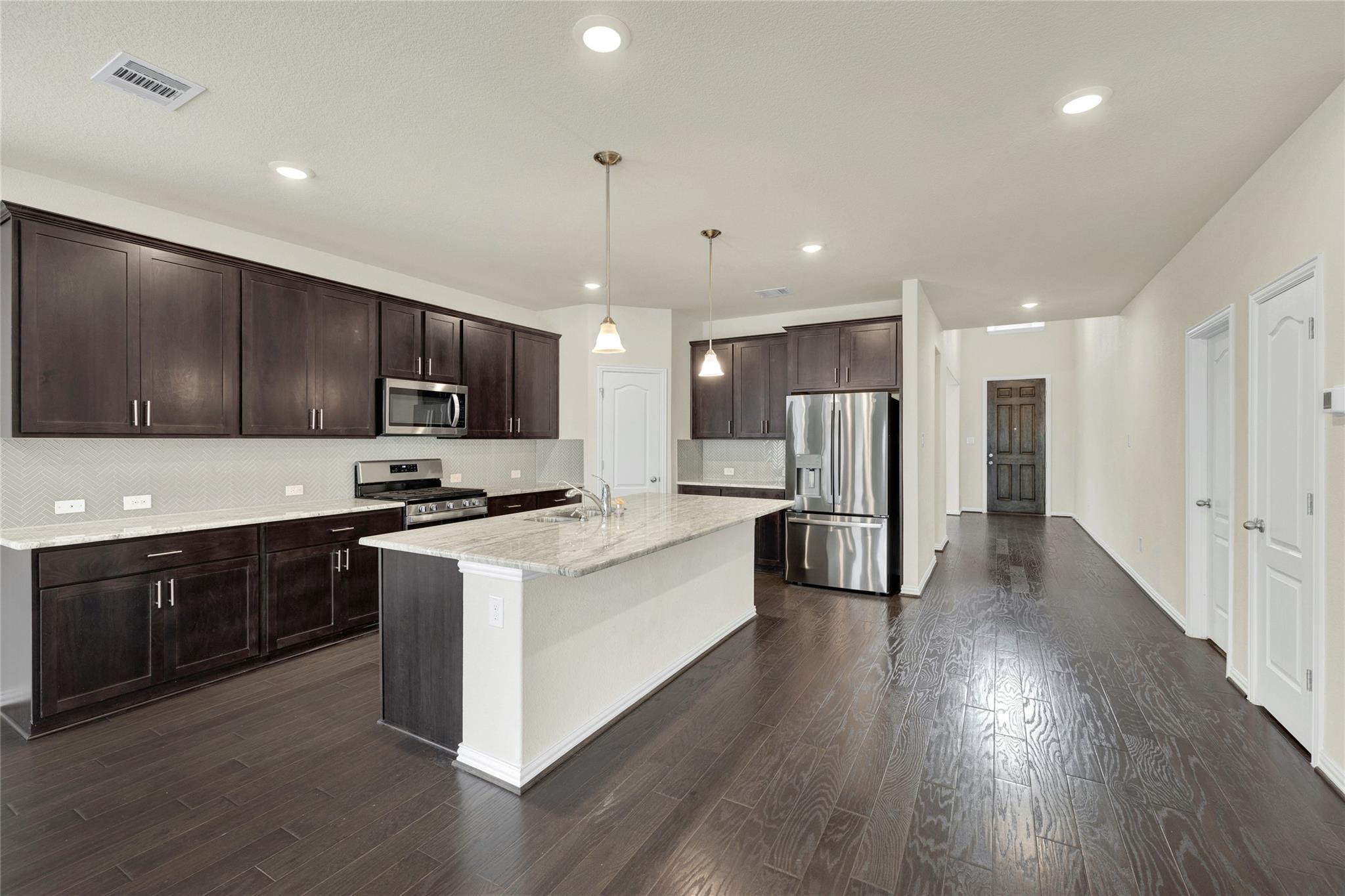 908 Leadtree Loop, Buda, TX 78610