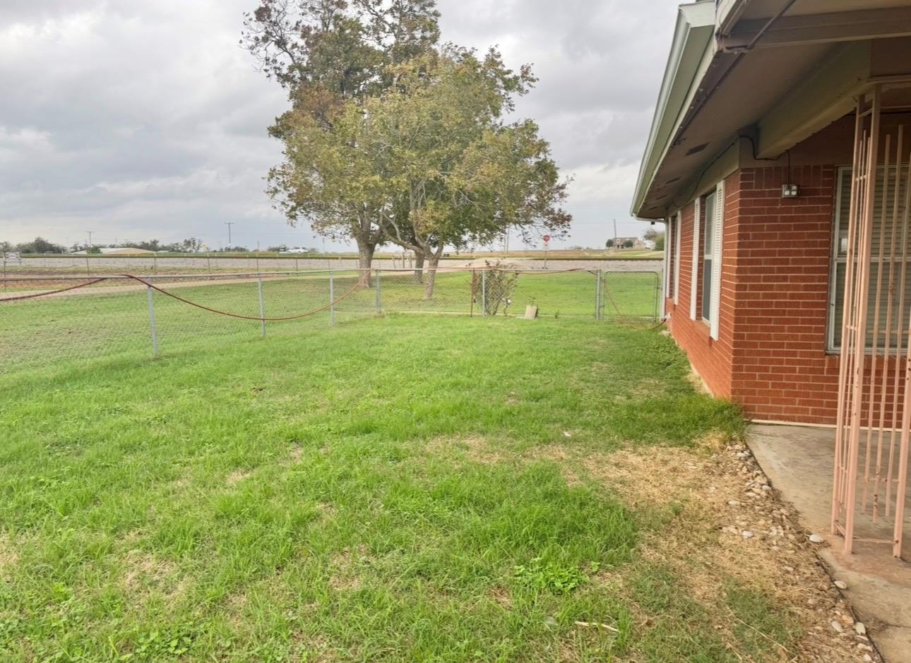 110 Marek Rd, Elgin, TX 78621