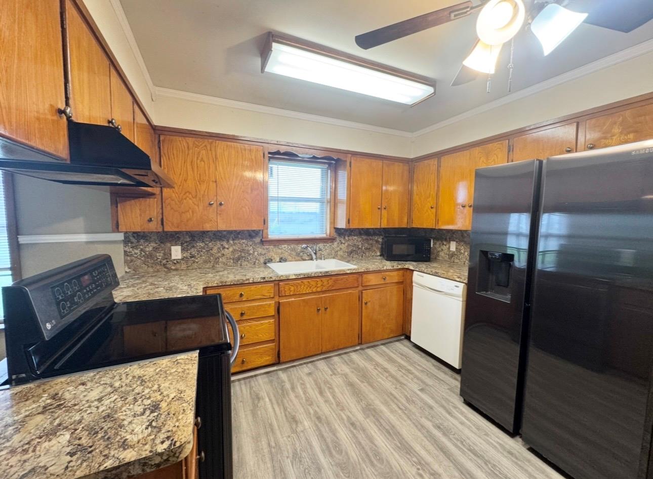 110 Marek Rd, Elgin, TX 78621