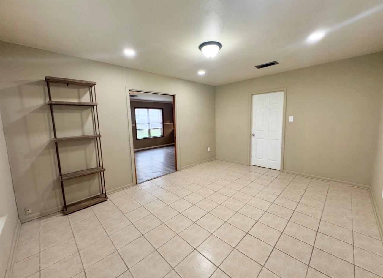 110 Marek Rd, Elgin, TX 78621