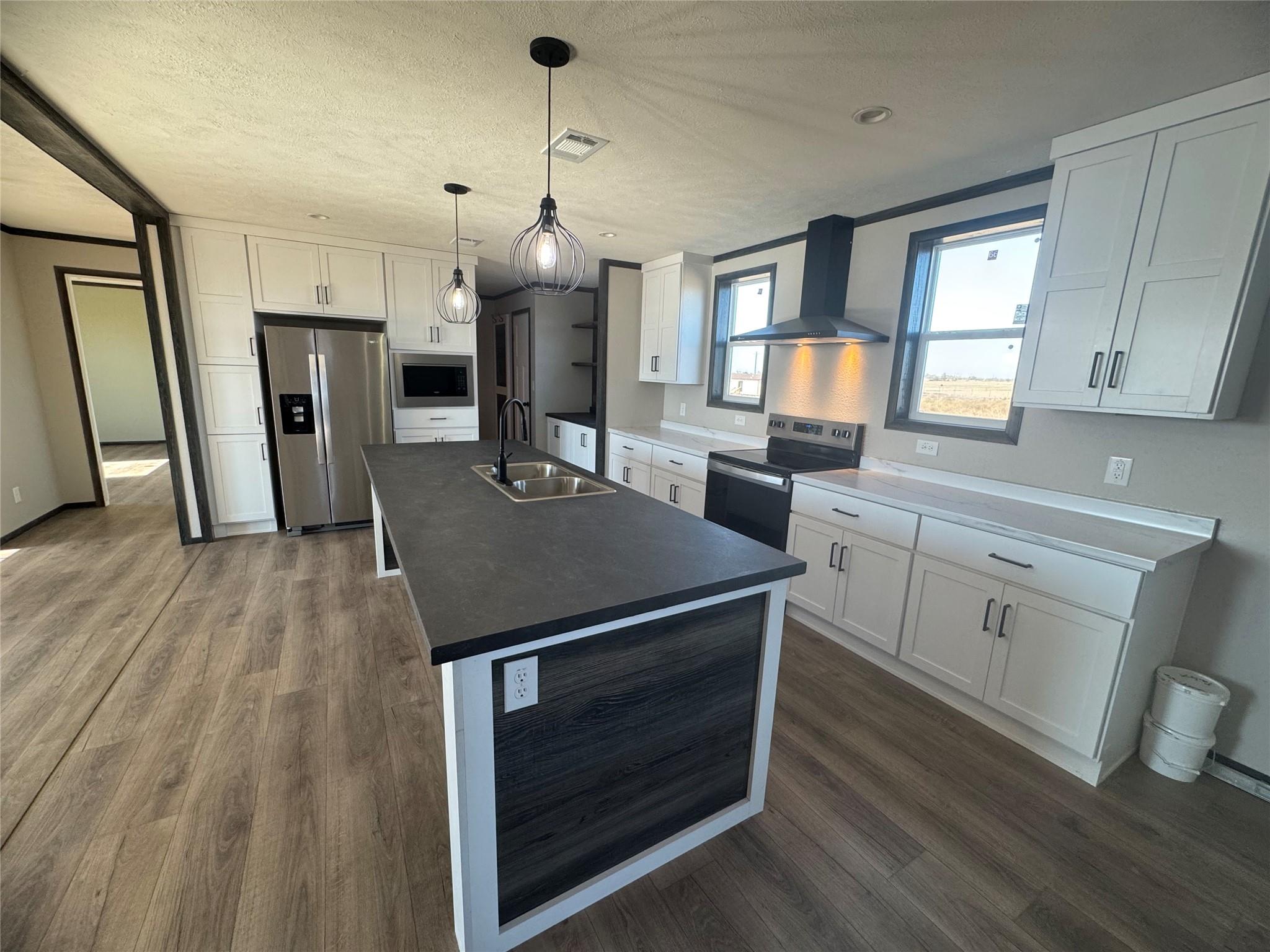 330 Beckham Dr, Dale, TX 78616