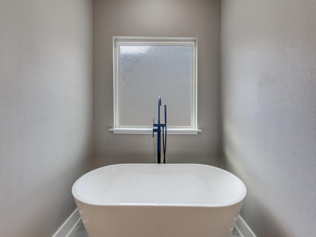 4 Senisa St, Wimberley, TX 78676