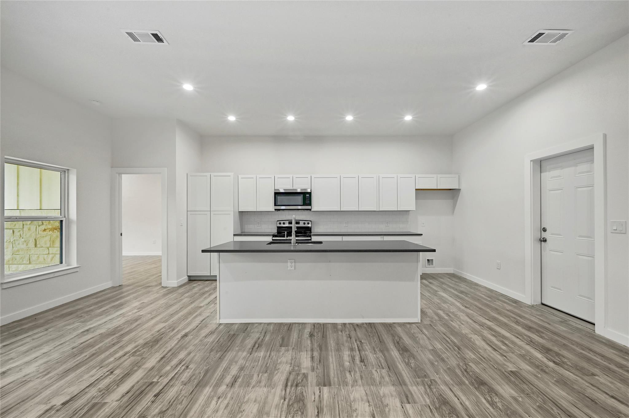 1615 White Tail, Horseshoe Bay, TX 78657