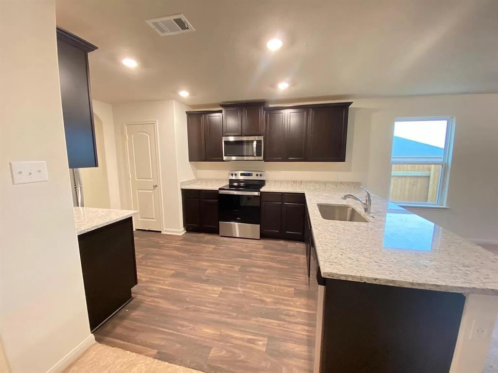 213 Allington Cir, Jarrell, TX 76537