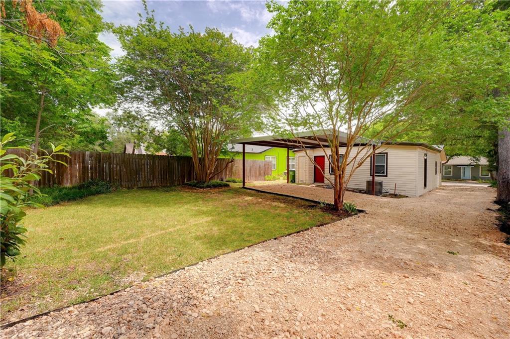 1007 Johnson St, Lockhart, TX 78644