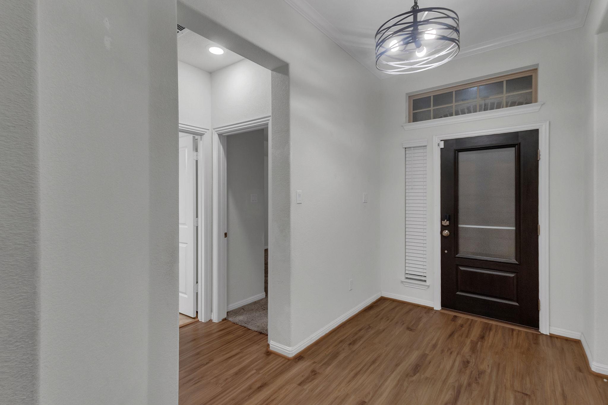 1006 Skylark Cv, Hutto, TX 78634