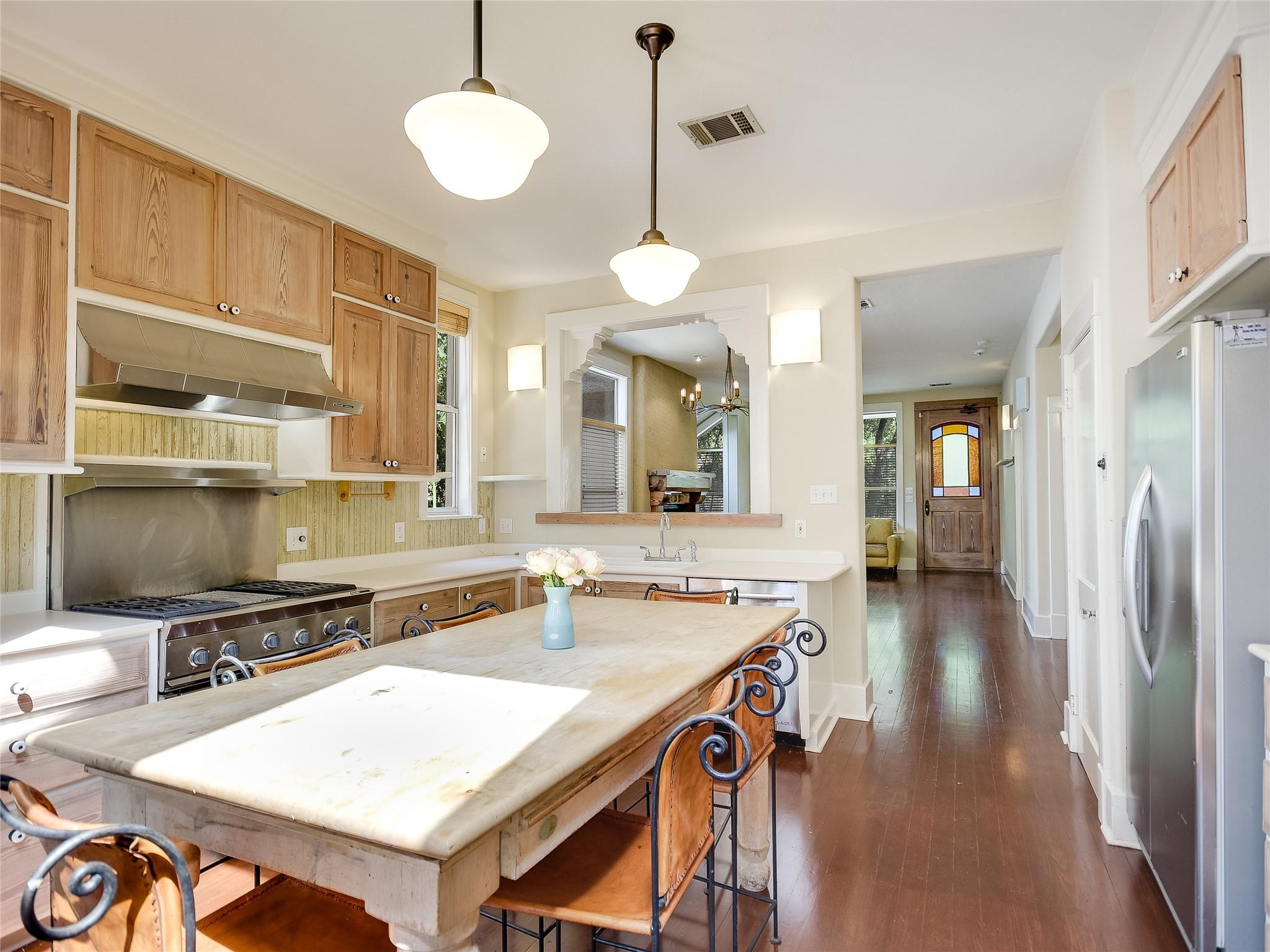 1002 Lorrain St, Austin, TX 78703