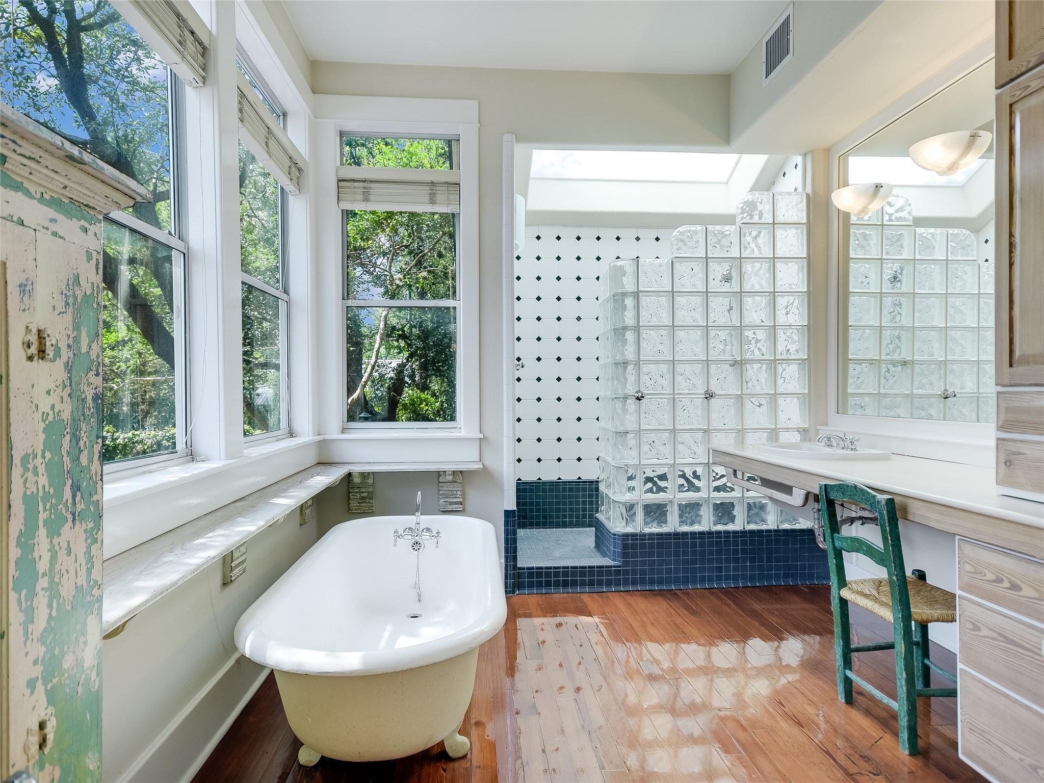 1002 Lorrain St, Austin, TX 78703