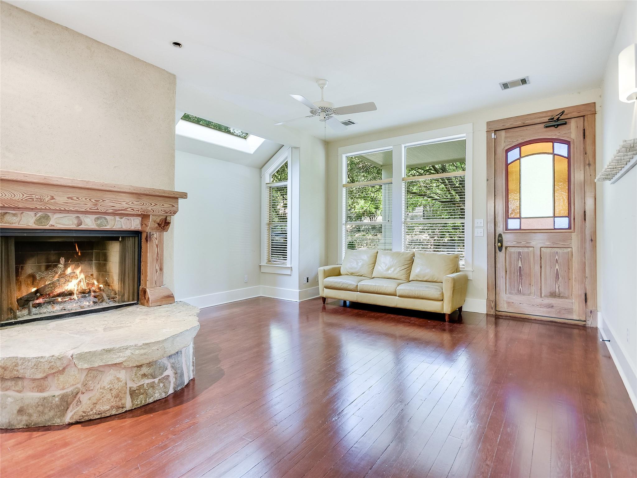 1002 Lorrain St, Austin, TX 78703