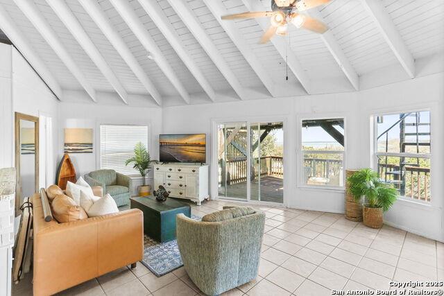 1433 Riviera Dr, Canyon Lake, TX 78133