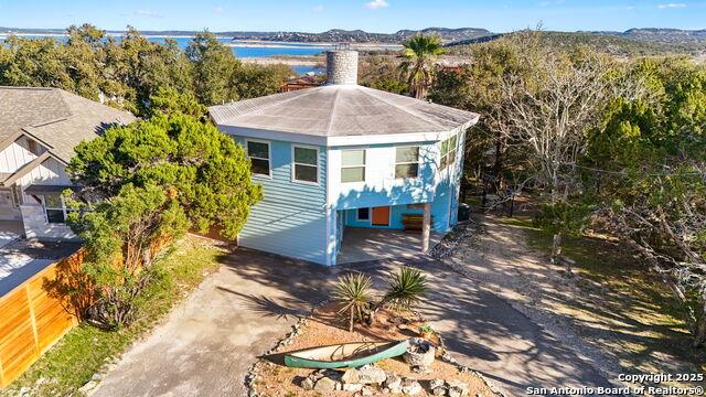 1433 Riviera Dr, Canyon Lake, TX 78133