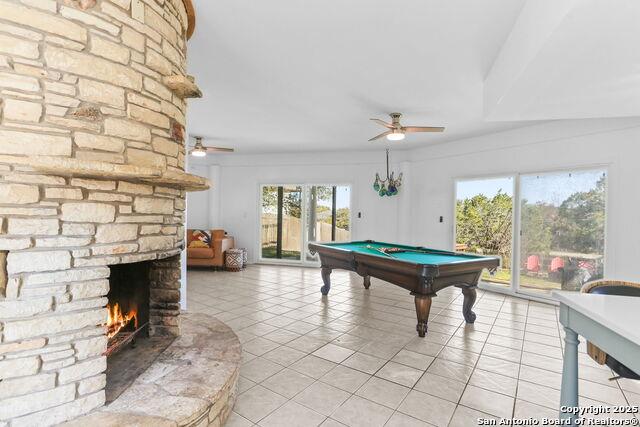 1433 Riviera Dr, Canyon Lake, TX 78133