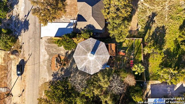 1433 Riviera Dr, Canyon Lake, TX 78133