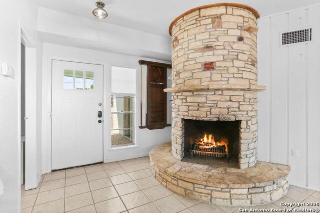 1433 Riviera Dr, Canyon Lake, TX 78133