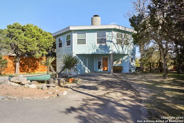 1433 Riviera Dr, Canyon Lake, TX 78133