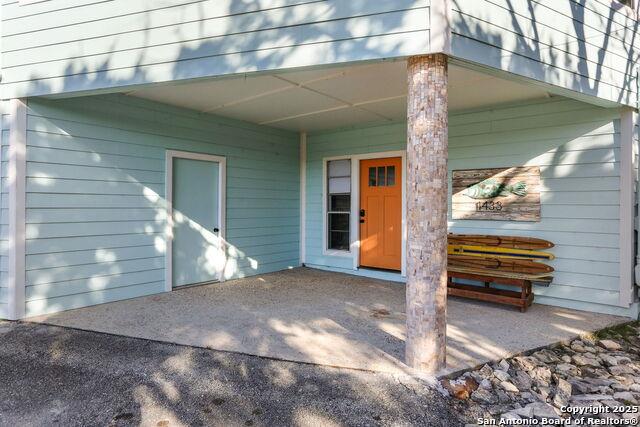 1433 Riviera Dr, Canyon Lake, TX 78133