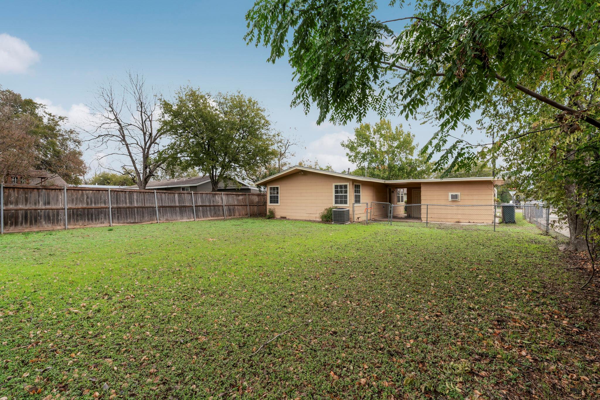 1508 S Walnut St, Georgetown, TX 78626