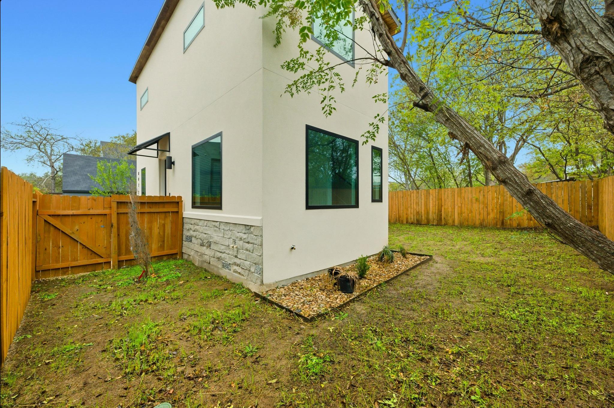 802 Philco Dr # 2, Austin, TX 78745