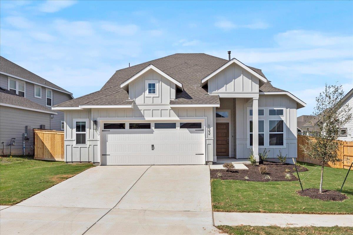 122 Paul Pena Dr, San Marcos, TX 78666