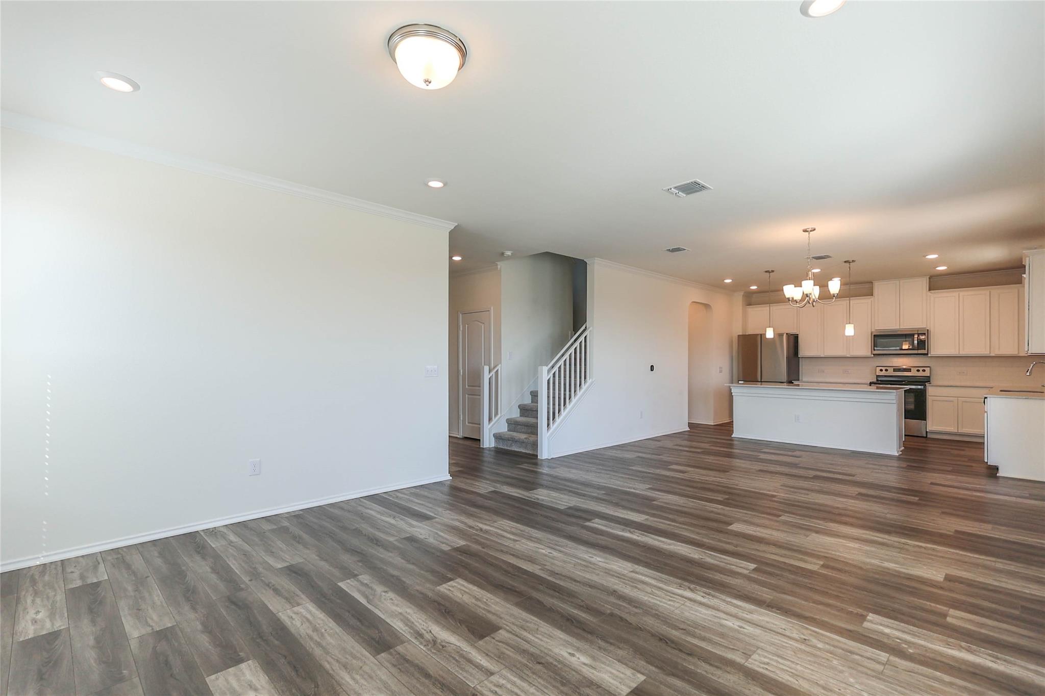 8203 Knoxville Trl, Austin, TX 78744