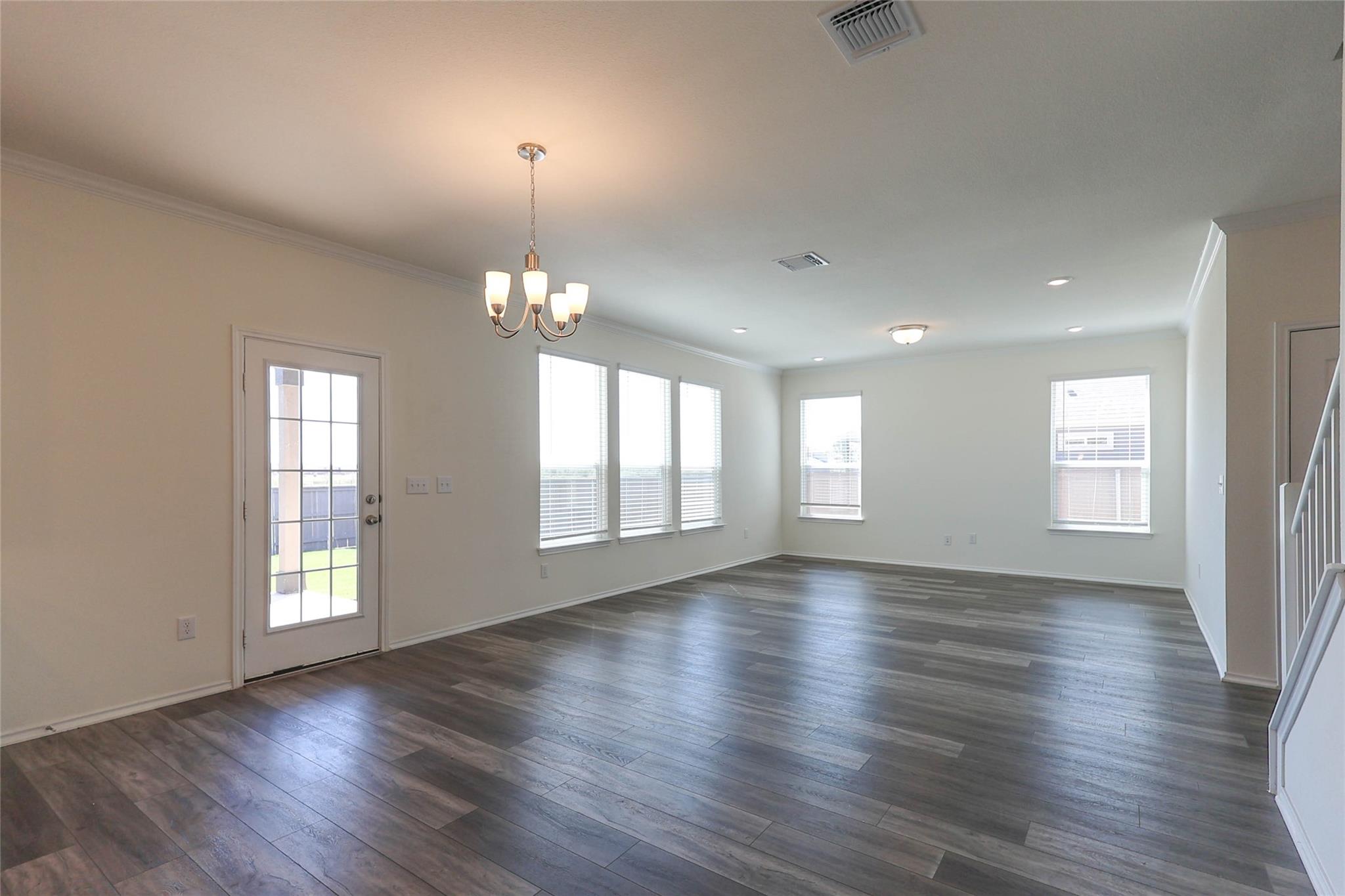 8203 Knoxville Trl, Austin, TX 78744