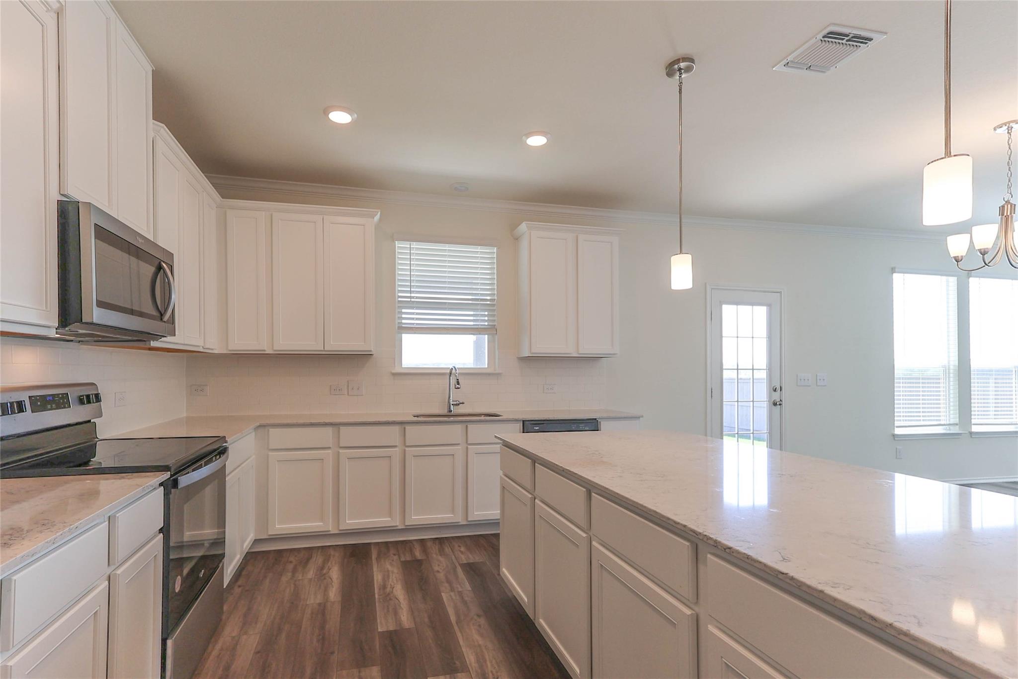 8203 Knoxville Trl, Austin, TX 78744