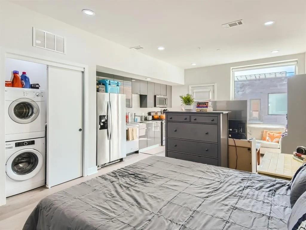 1800 E 4th St # 323, Austin, TX 78702