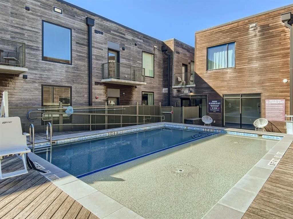 1800 E 4th St # 323, Austin, TX 78702