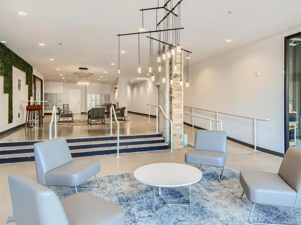 1800 E 4th St # 323, Austin, TX 78702