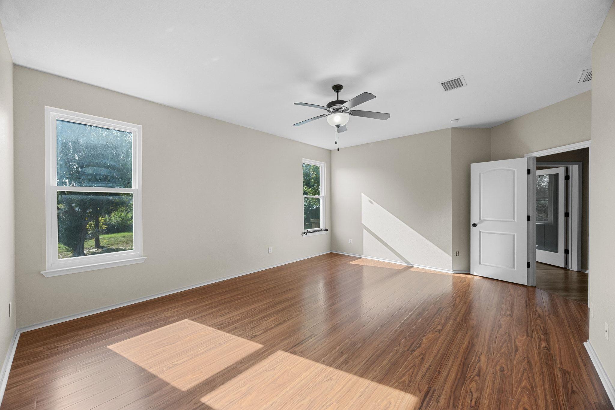 4409 Woodstock Dr, Georgetown, TX 78633