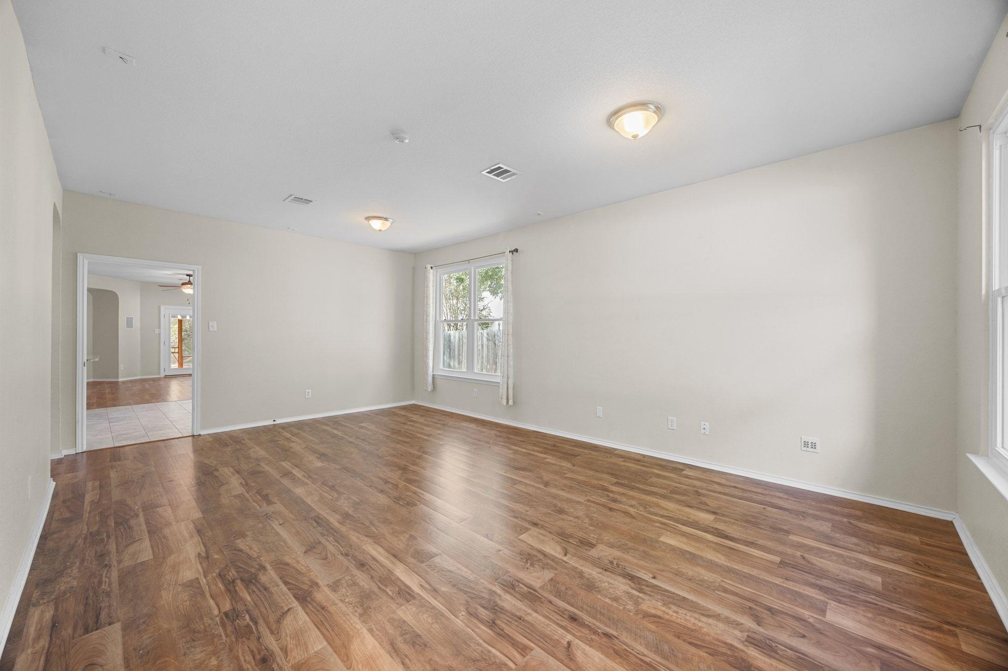 4409 Woodstock Dr, Georgetown, TX 78633