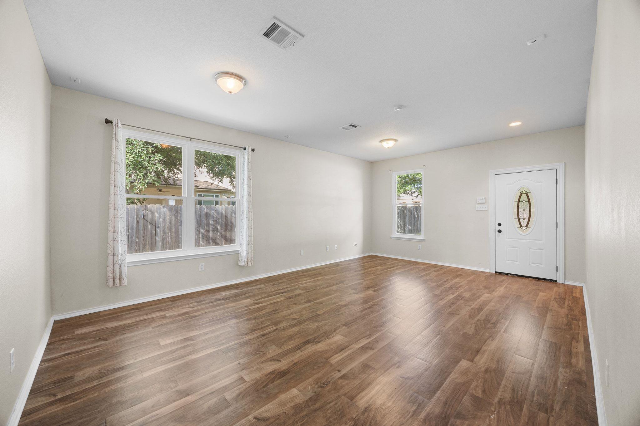 4409 Woodstock Dr, Georgetown, TX 78633