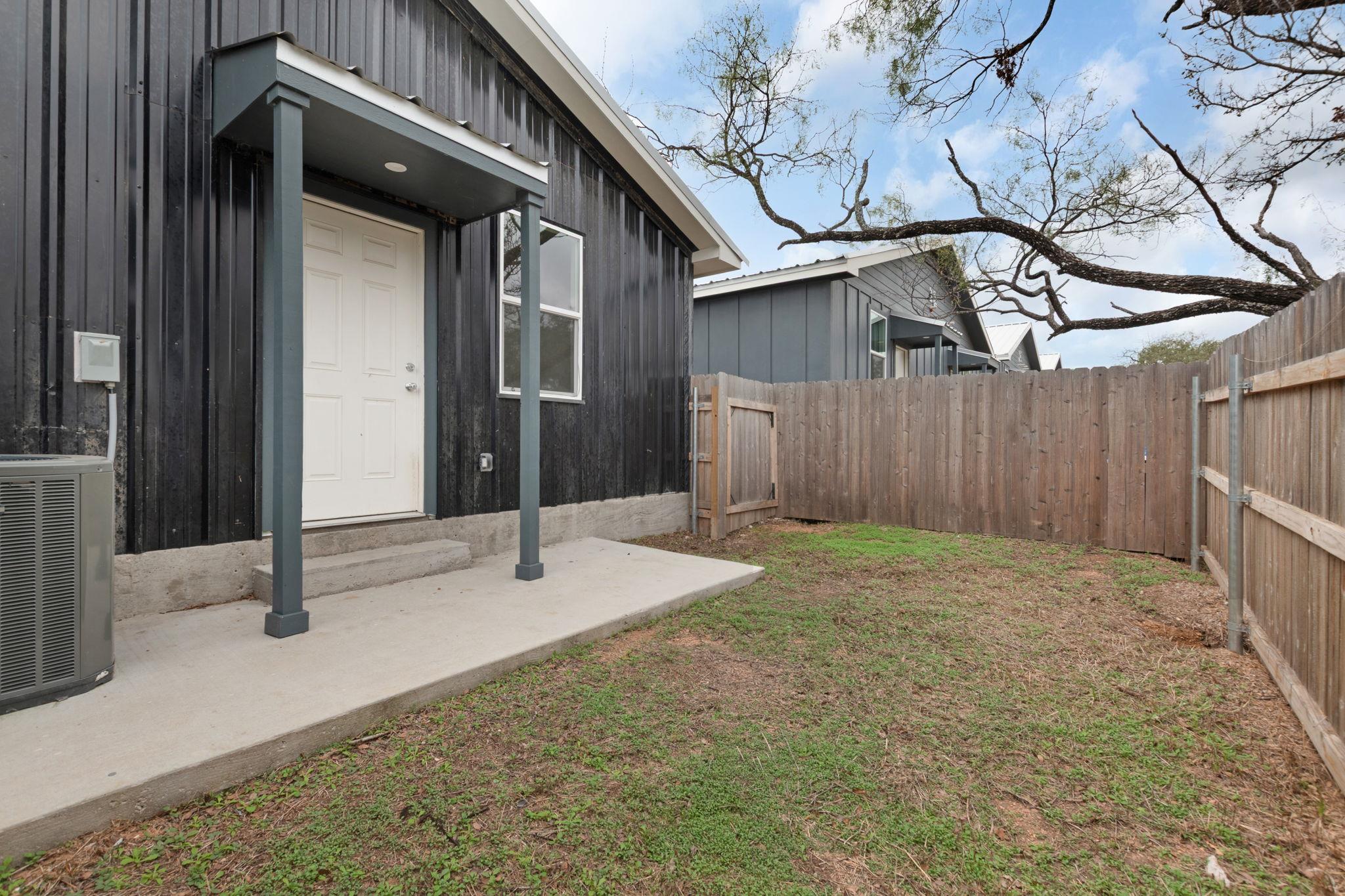 870 & 872 Waco St, Kingsland, TX 78639