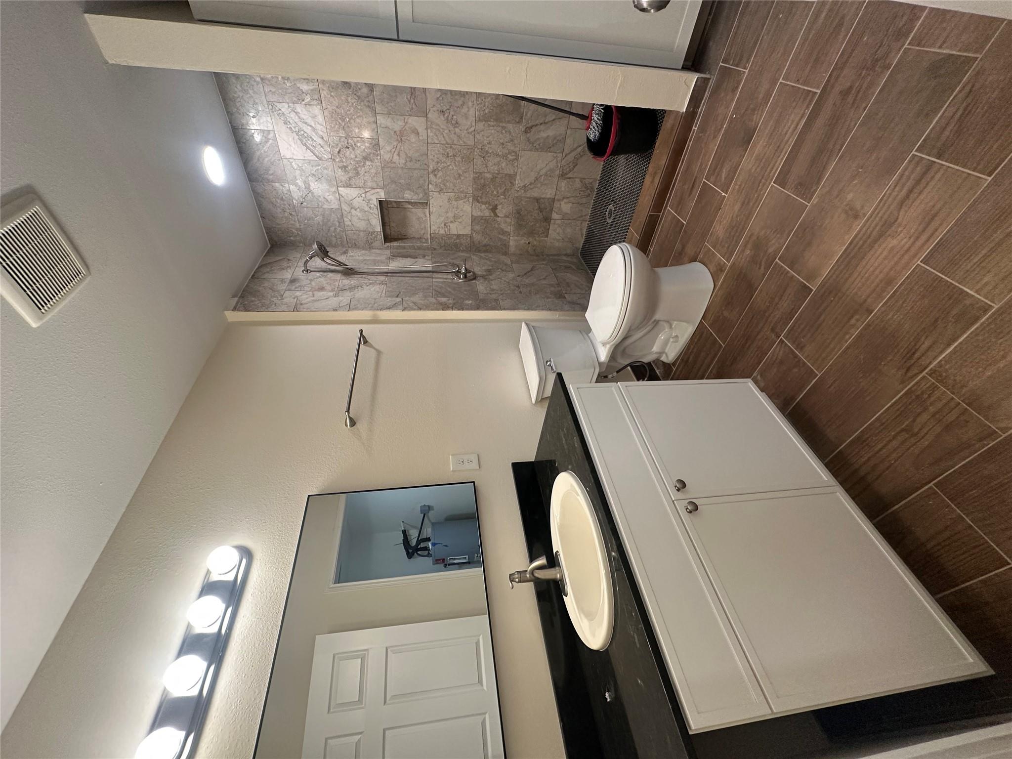 170 Interstate Dr # F, Buda, TX 78610