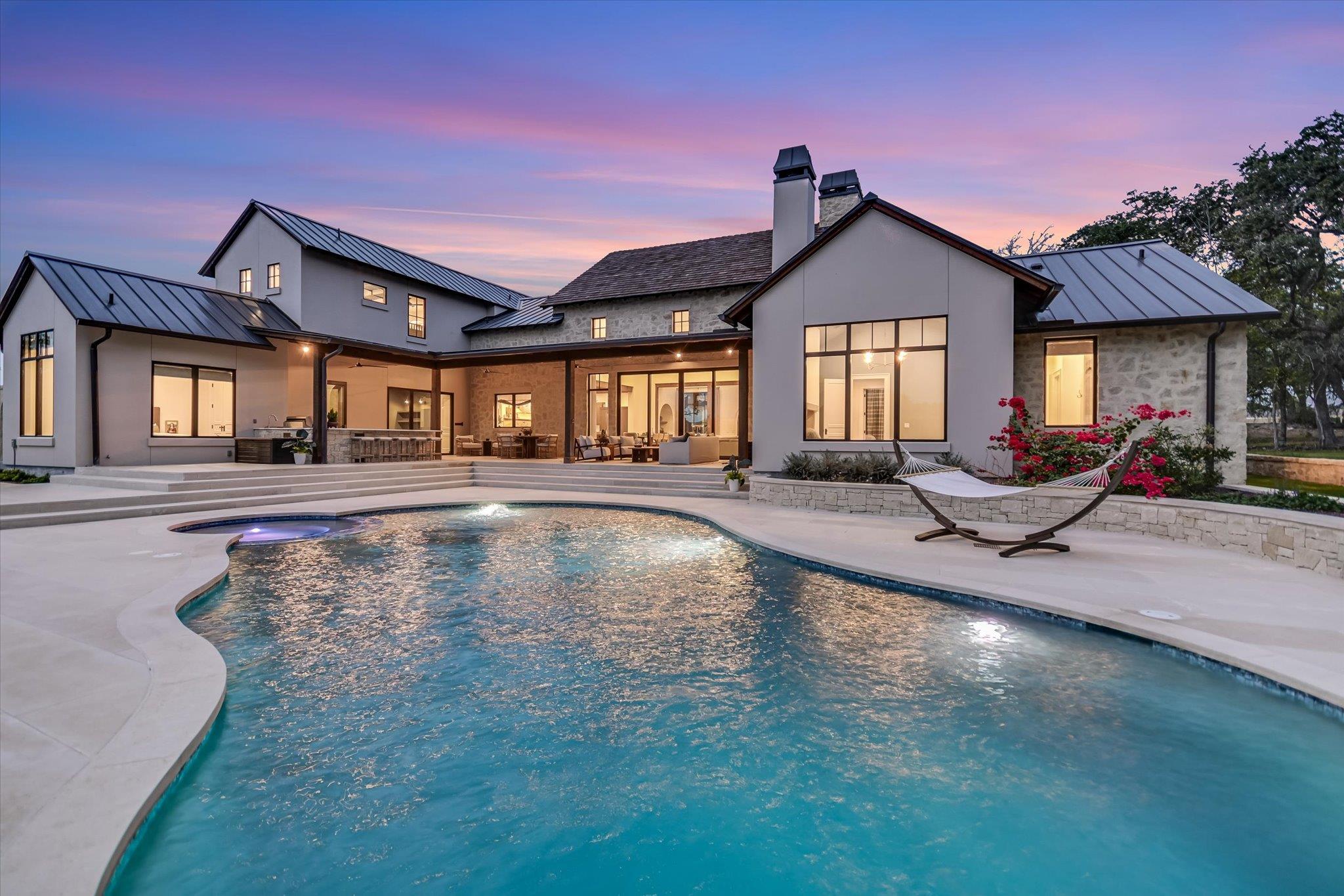 321 Flatcreek Trl, Wimberley, TX 78676