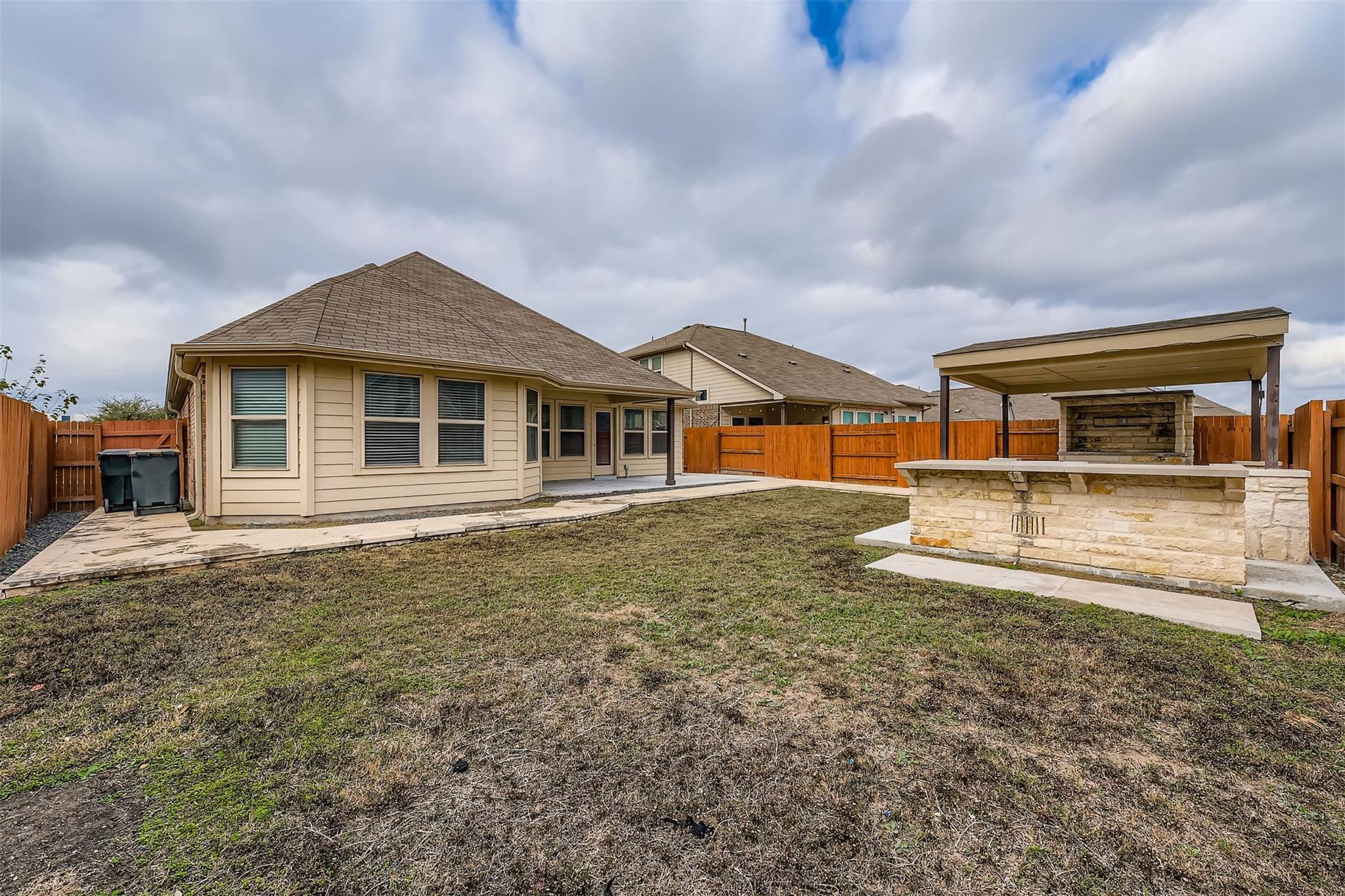 370 Vista Gardens Dr, Buda, TX 78610