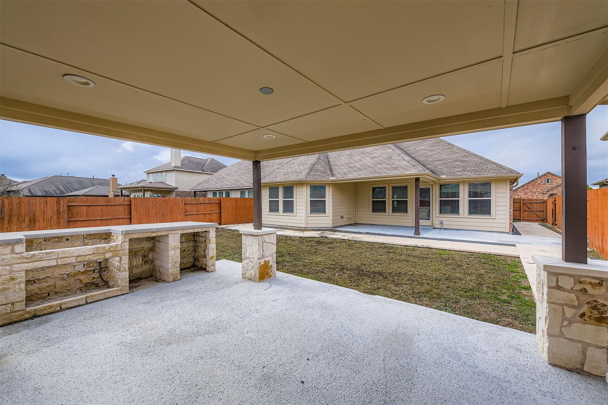 370 Vista Gardens Dr, Buda, TX 78610