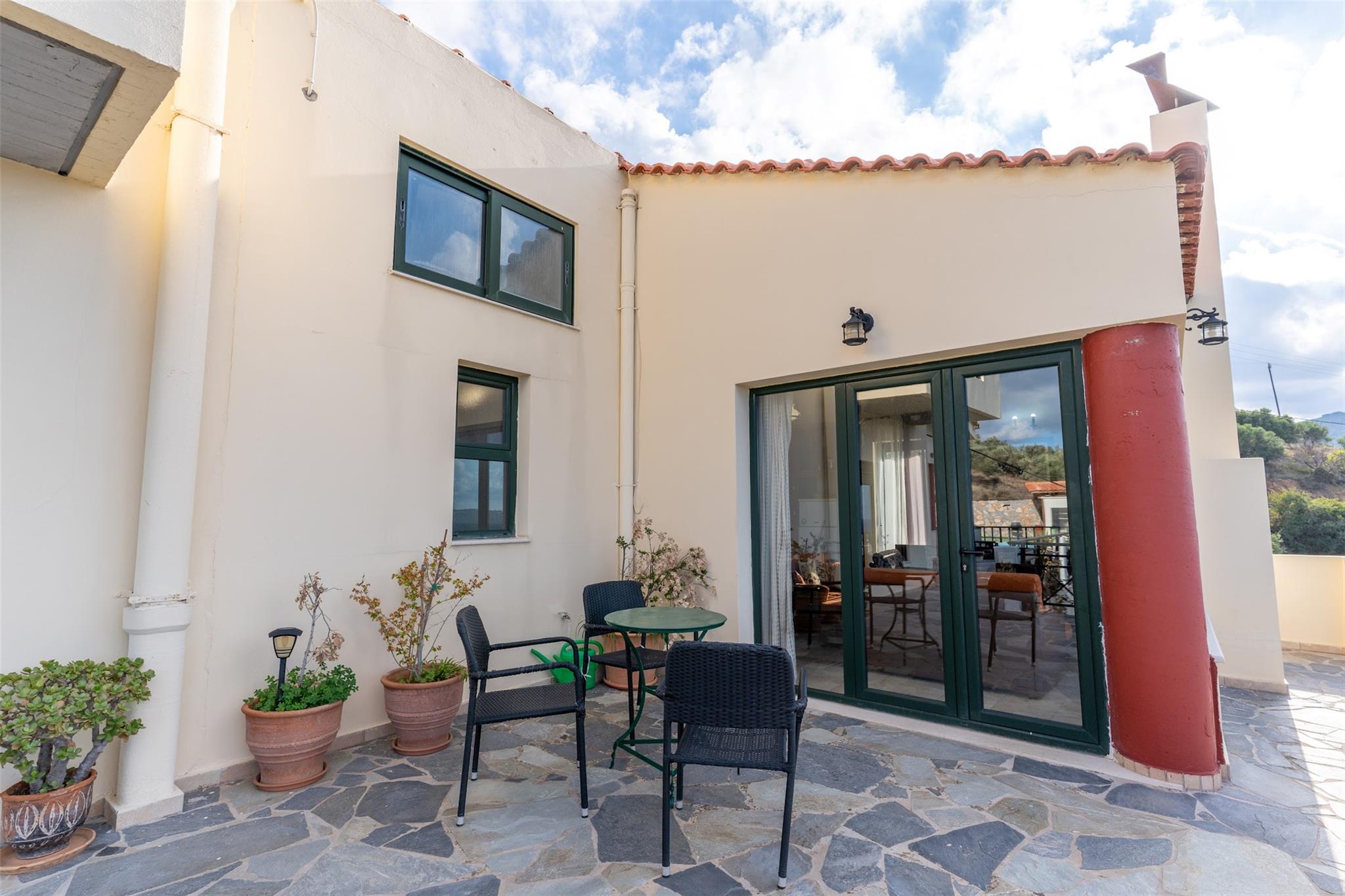 0 Villa Iliothea, Out of State 00000