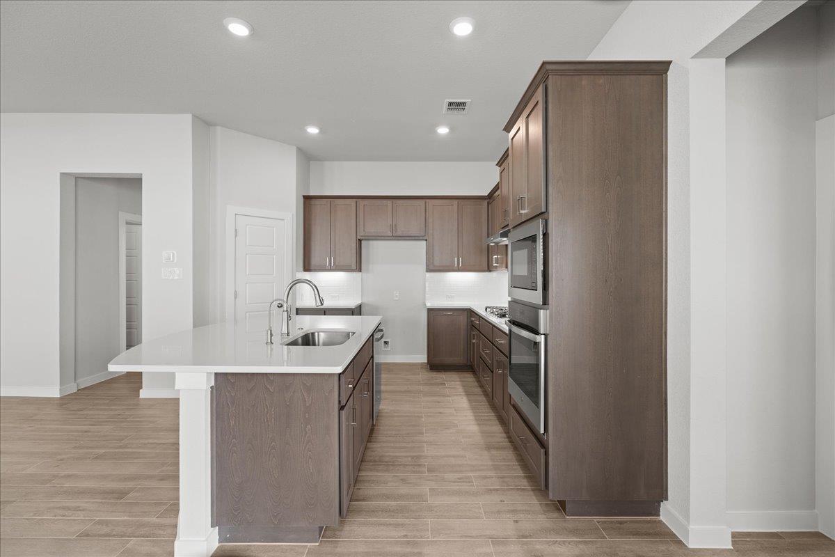 162 Paul Pena Dr, San Marcos, TX 78666