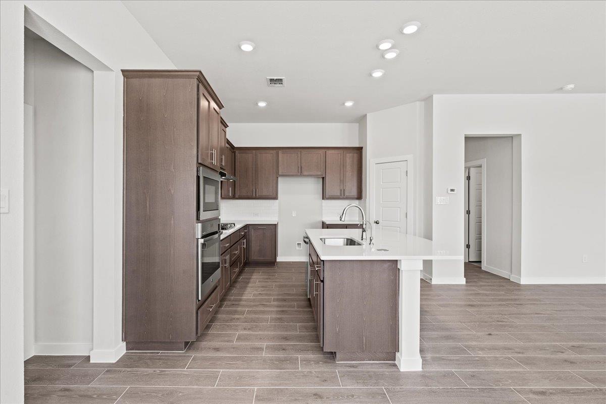 162 Paul Pena Dr, San Marcos, TX 78666