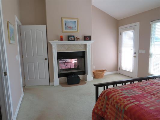 220 W Lakecrest Dr, Bluffton, TX 78607